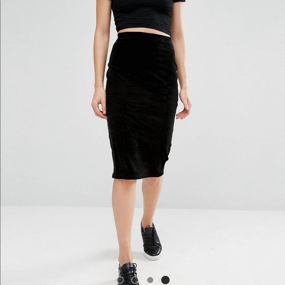 Black Velvet Pencil Skirt (US size 12) - Picture 1 of 6
